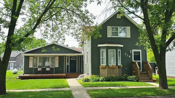 719 W 4th ST, Graceville, MN 56240