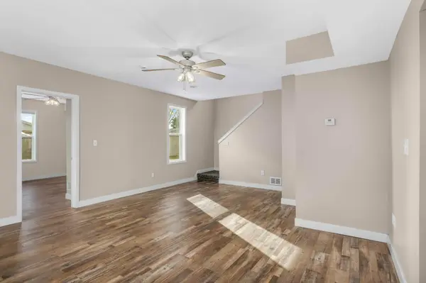 240 S Eagle ST, Belle Plaine, MN 56011