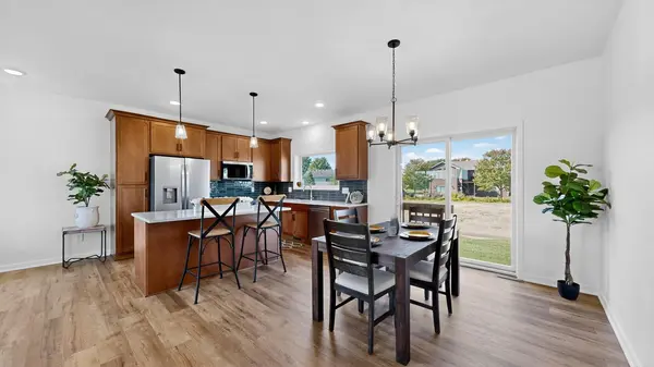 239 Stonelake DR SE, Rochester, MN 55904