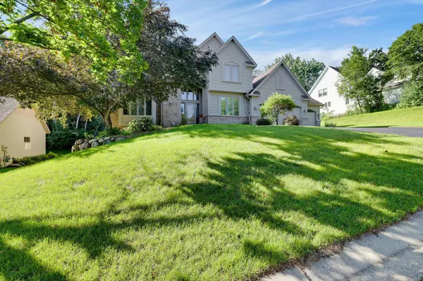 1630 Murphy Pkwy, Eagan, MN 55122