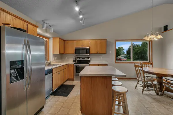 409 Highlands DR, Albany, MN 56307