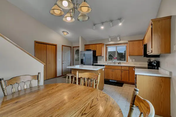 409 Highlands DR, Albany, MN 56307