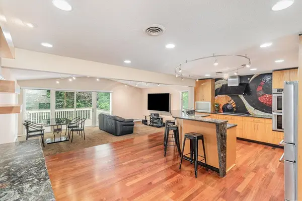 2805 Regent AVE N, Golden Valley, MN 55422