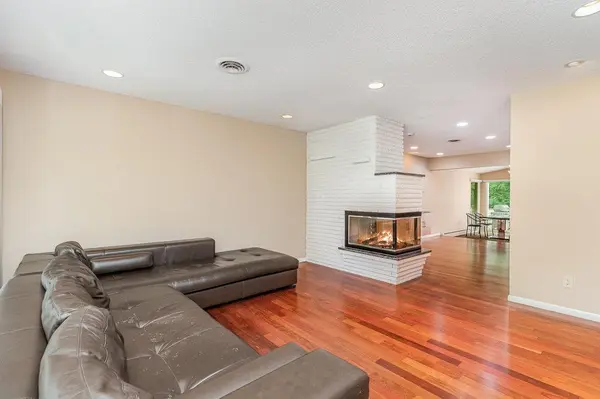 2805 Regent AVE N, Golden Valley, MN 55422