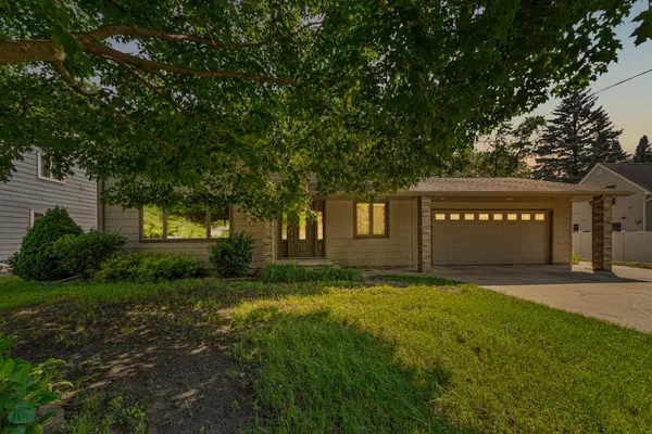 1633 Massee ST, Albert Lea, MN 56007