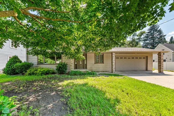 1633 Massee ST, Albert Lea, MN 56007