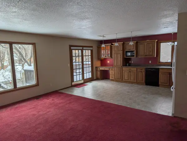 220 E Hamberg ST, Litchfield, MN 55355