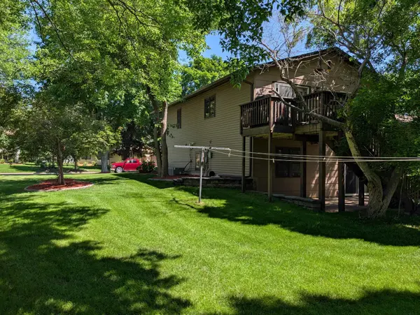 220 E Hamberg ST, Litchfield, MN 55355