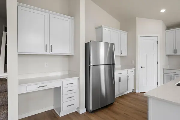 623 Redwood LOOP N, Cambridge, MN 55008
