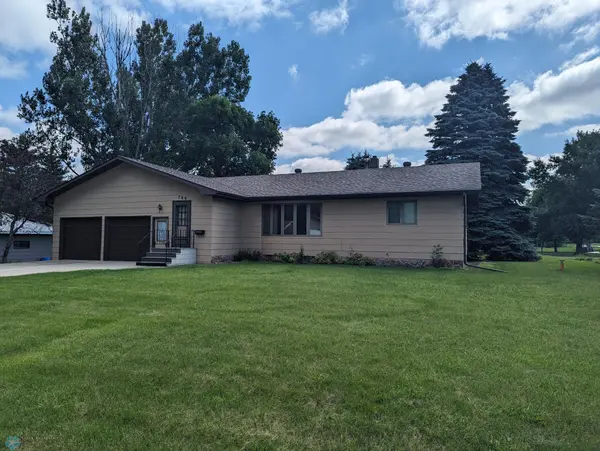 709 Broadway ST, Lisbon, ND 58054