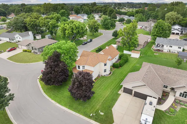 1299 Bellflower LN NE, Owatonna, MN 55060