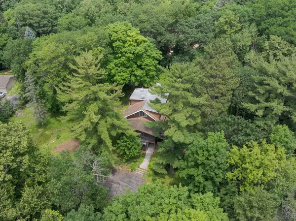 6620 Horseshoe Curve, Chanhassen, MN 55317