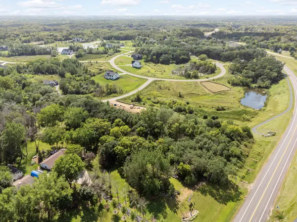 9952 Crescent LN, Lakeville, MN 55044