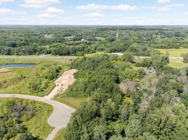9952 Crescent LN, Lakeville, MN 55044