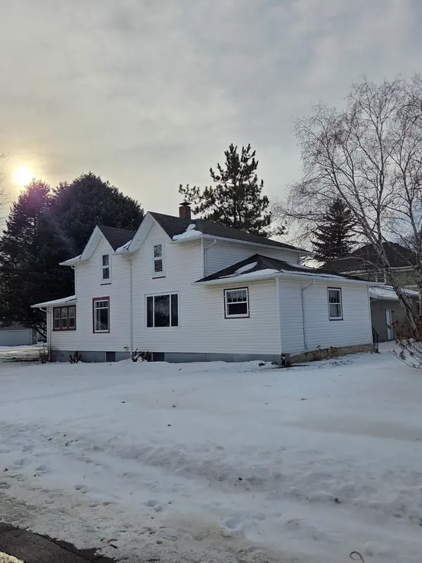 303 1st ST NW, New Richland, MN 56072