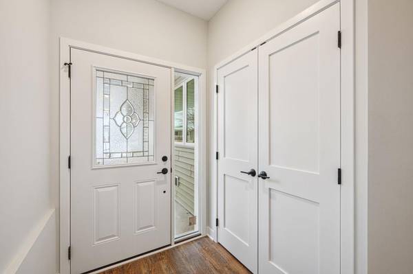 190 Morning DR, Mayer, MN 55360