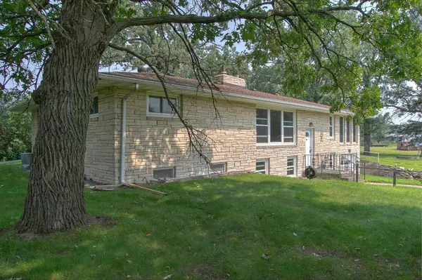 9325 County Road 5 NE, North Branch, MN 55056