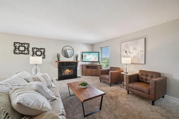 125 Pottok LN, Shakopee, MN 55379