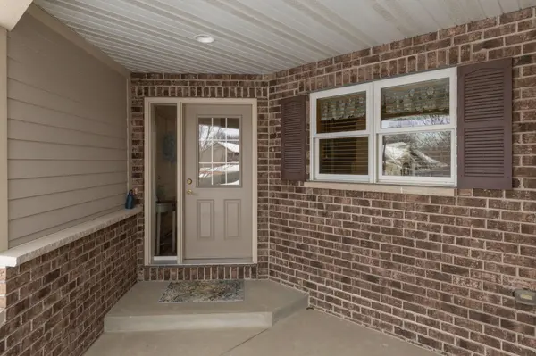2145 Turnberry LN SE, Pine Island, MN 55963