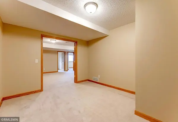 4103 Blakewood DR, Shakopee, MN 55379