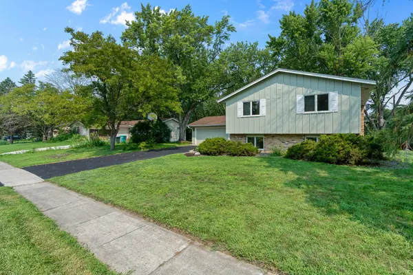 6000 W 105th ST, Bloomington, MN 55438