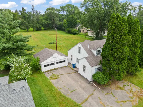 10408 Belmont RD, Hopkins, MN 55305