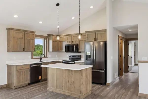 187 Wood Duck LN, Baldwin, WI 54002