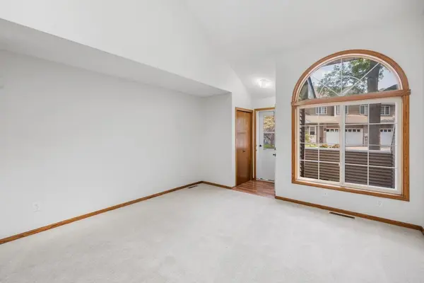 130 Primrose CT, Vadnais Heights, MN 55127