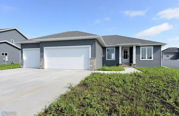 2665 69th AVE S, Fargo, ND 58104