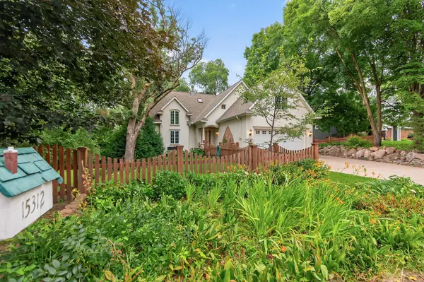 15312 Mckenzie BLVD, Minnetonka, MN 55345