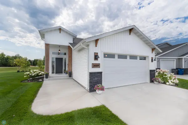 3009 39th AVE S, Moorhead, MN 56560
