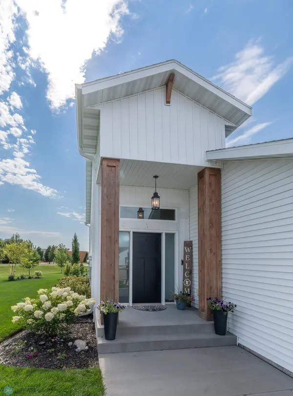 3009 39th AVE S, Moorhead, MN 56560