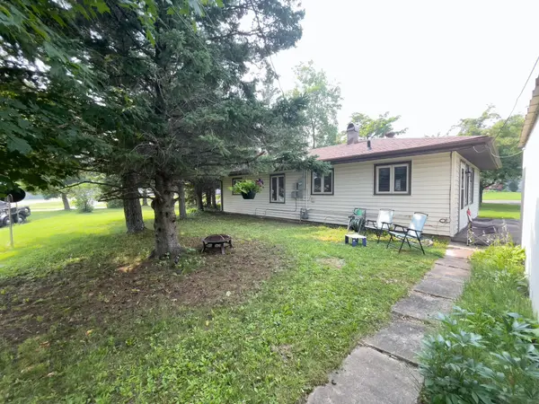 61 Edwards DR, Silver Bay, MN 55614