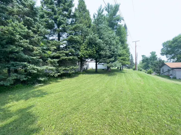 61 Edwards DR, Silver Bay, MN 55614