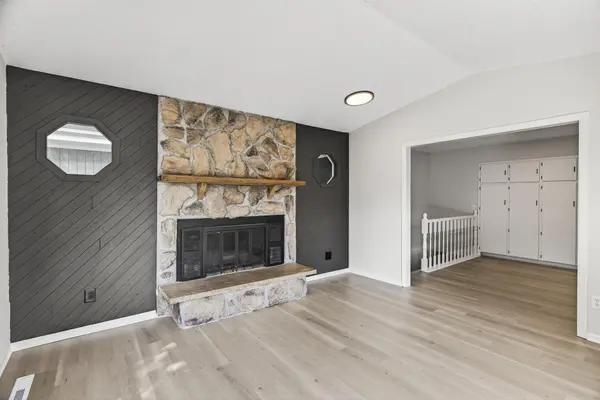1042 Sibley ST S, Shakopee, MN 55379