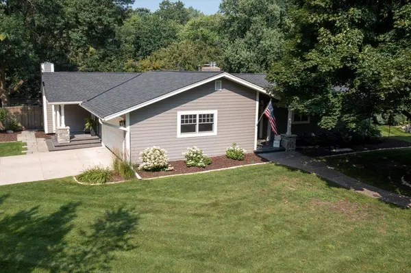 5536 Mirror Lakes DR, Edina, MN 55436
