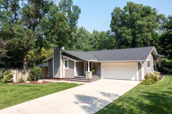 5536 Mirror Lakes DR, Edina, MN 55436