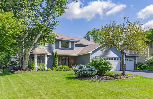 591 Autumn Oaks CT, Eagan, MN 55123