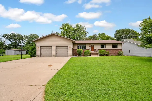 102 Ringer DR, Sherburn, MN 56171