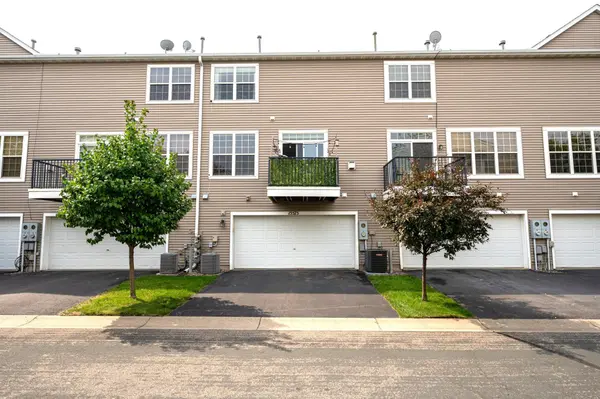 15575 June Grass LN, Eden Prairie, MN 55347