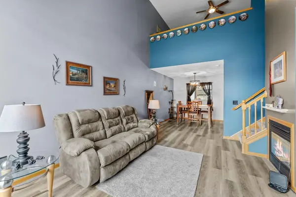 315 Roosevelt ST S #B, Cambridge, MN 55008