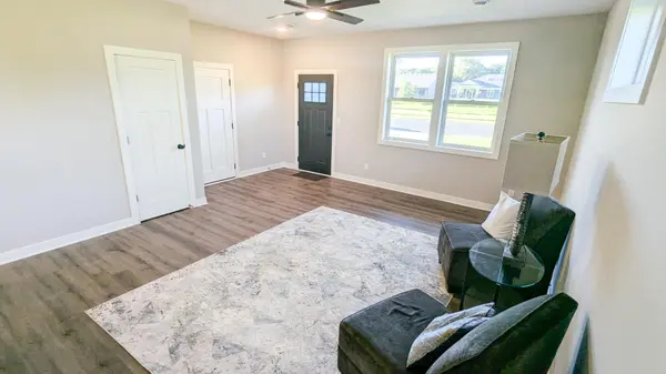 585 Cedar DR, Lake City, MN 55041