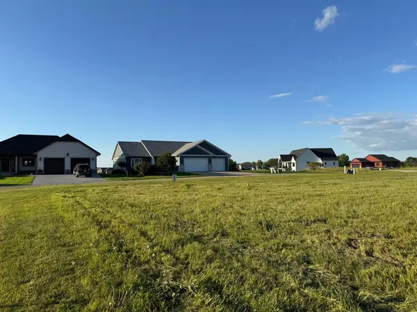 200 Winged Foot CIR, Lake City, MN 55041