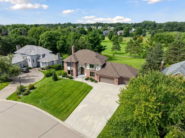 9658 Wedgewood CT, Woodbury, MN 55125