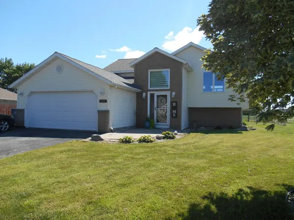 402 Circle LN, Arlington, MN 55307