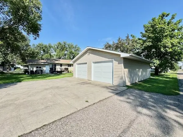 710 6th ST S, Breckenridge, MN 56520