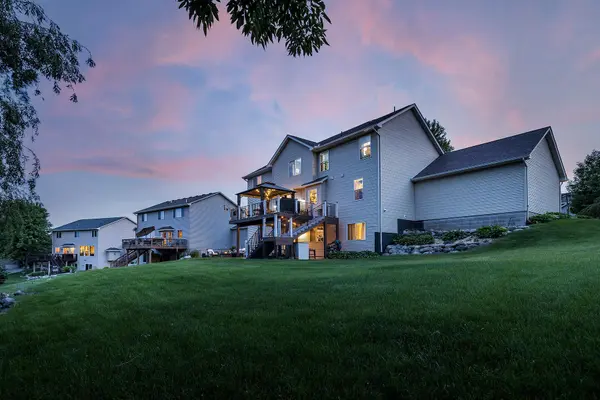 2040 Fountain LN, Waconia, MN 55387