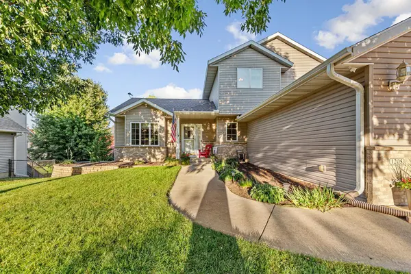 1205 Amber LN, Faribault, MN 55021