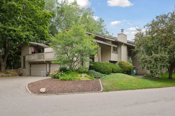 7256 Woodstock DR, Bloomington, MN 55438