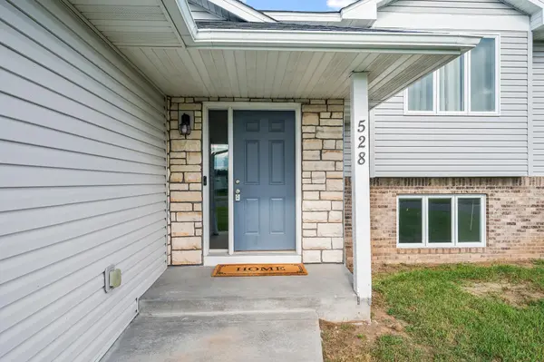 528 Jackson CIR, Somerset, WI 54025